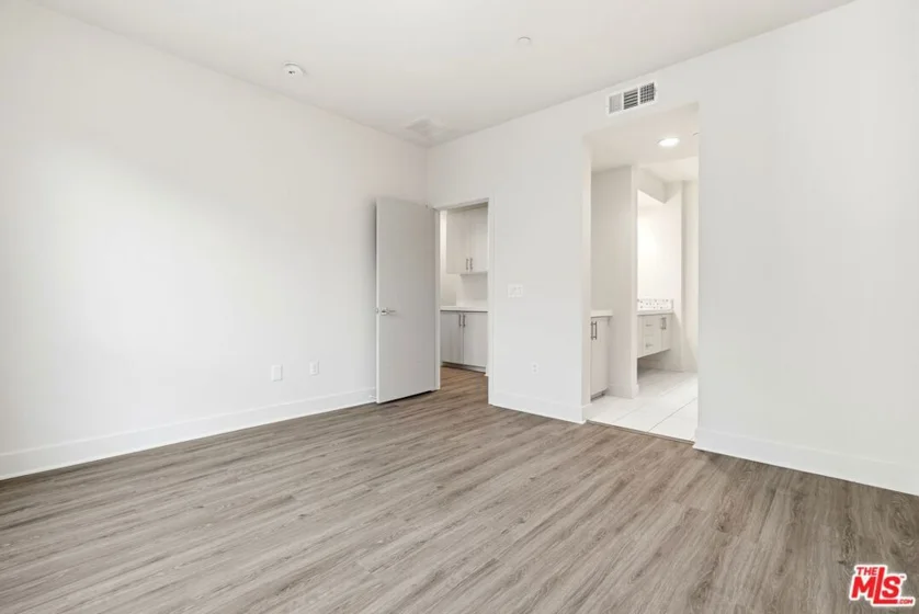2111 N Cahuenga Boulevard #11 photo 21