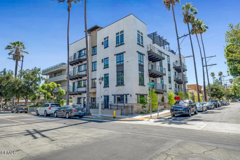 139 S Oak Knoll Avenue #403 photo 29