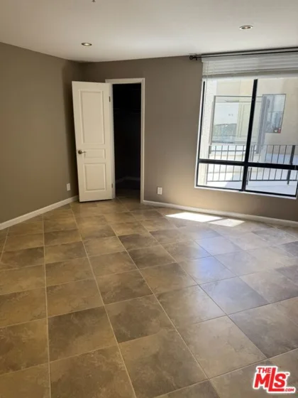 7320 Hawthorn Avenue #106 photo 18