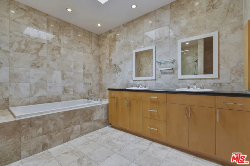 4443 Ventura Canyon Avenue #304 photo 49