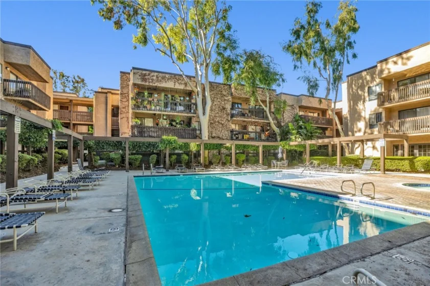 22100 Burbank Boulevard #129C photo 1