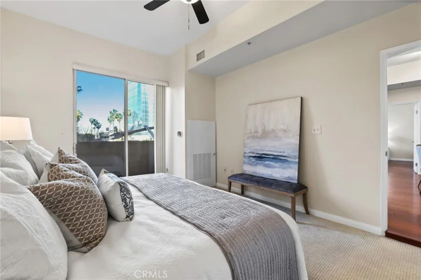 388 E Ocean Boulevard #305 photo 25