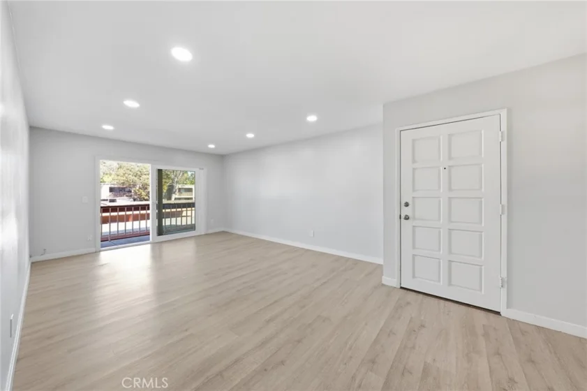 6600 Warner #205 photo 2