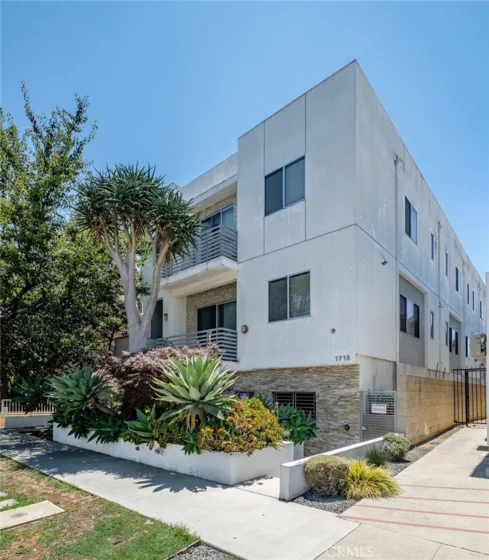 1715 Armacost Avenue #2 photo 41
