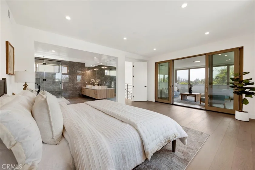 941 E California Boulevard #1 photo 22