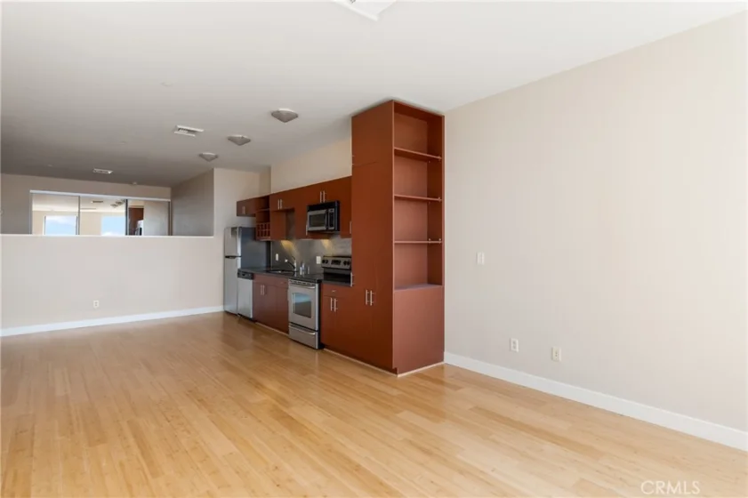 3810 Wilshire Boulevard #1811 photo 8