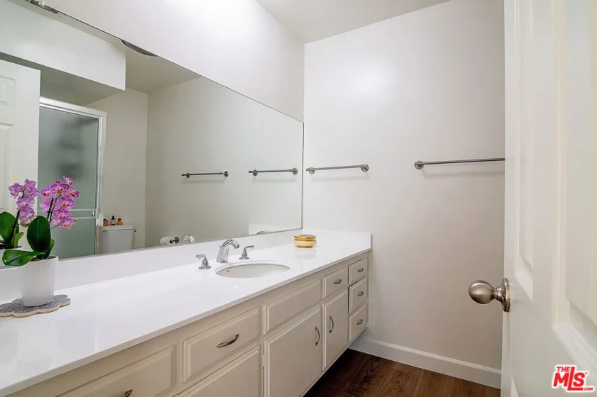 5625 Windsor Way #107 photo 15
