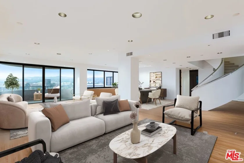 10560 Wilshire Boulevard #1803 photo 1