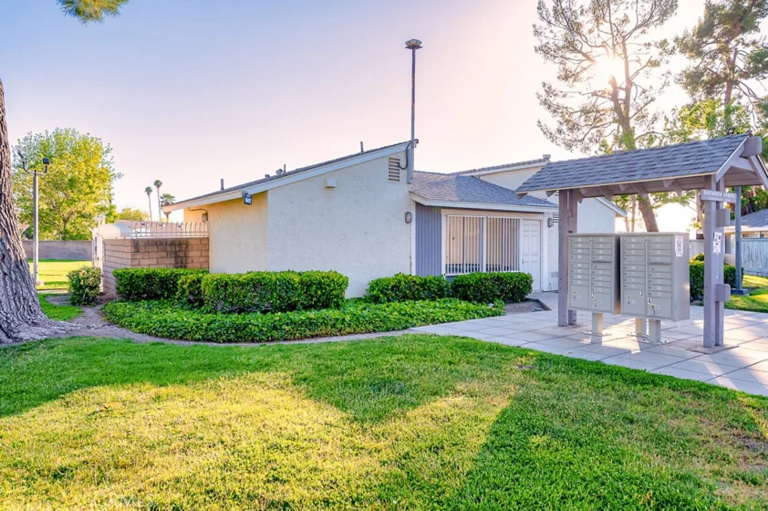 25899 Baylor Way photo 25