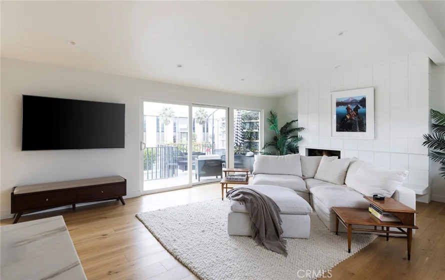 1504 Westcliff Drive #5 photo 6