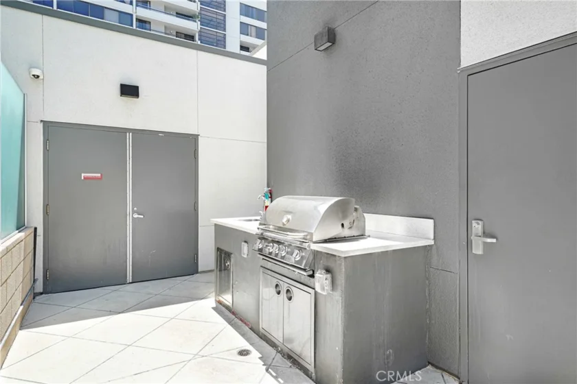 645 W 9th Street #314 photo 11