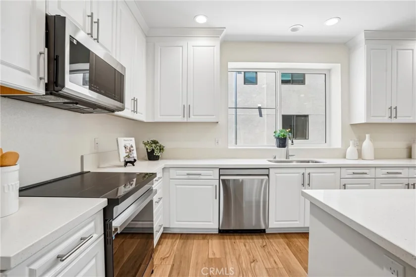 5876 Linden Ave Avenue #6 photo 33