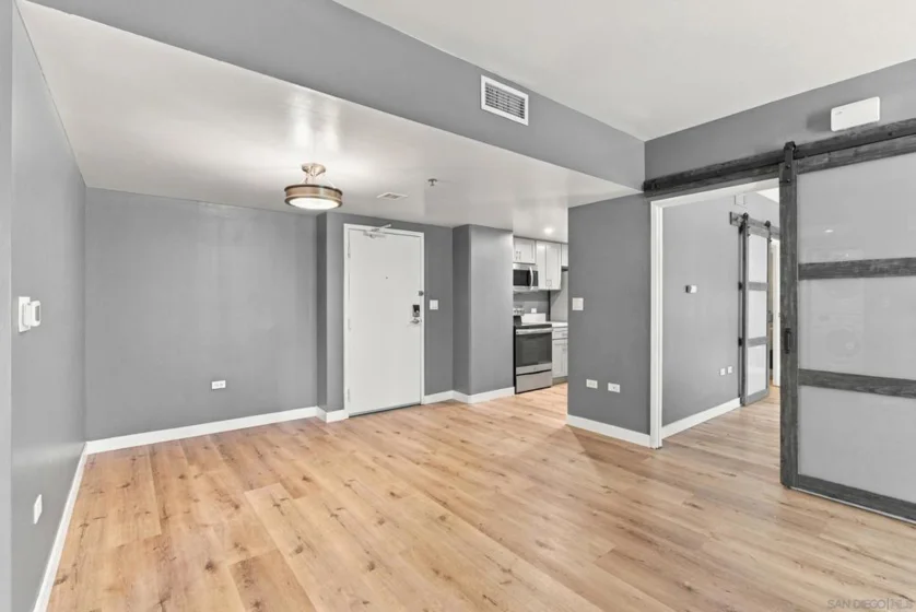 425 W Beech Street #314 photo 9