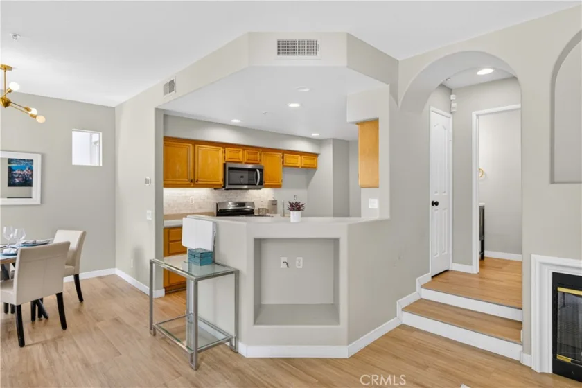 2329 Sunningdale photo 11