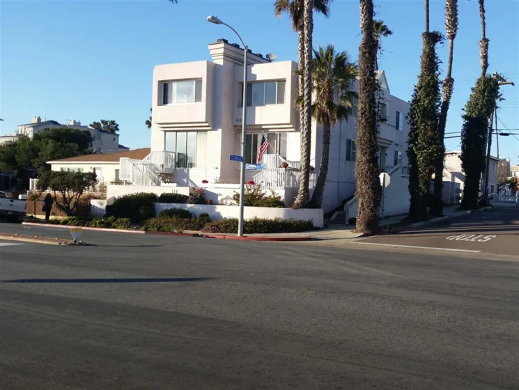 192 Imperial Beach #D photo 1
