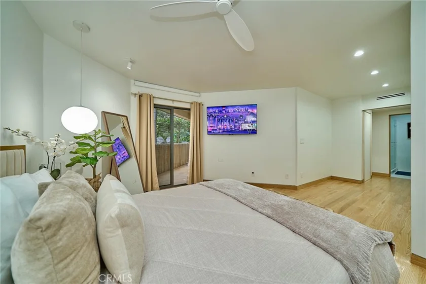 950 N Kings Road #45 photo 4