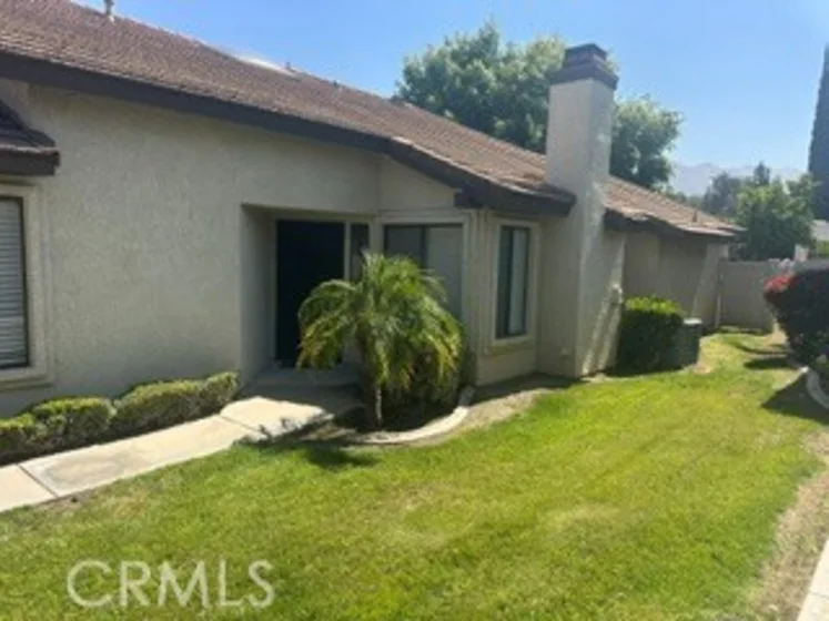 5050 Canyon Crest photo 2