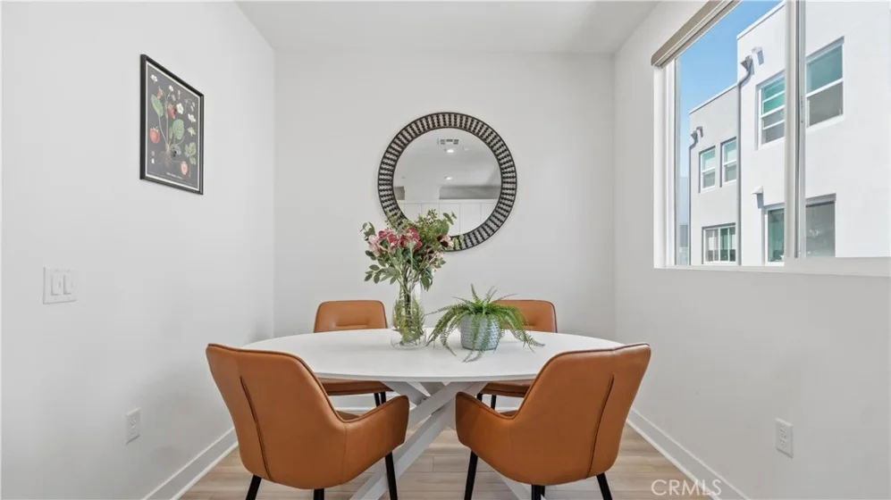 633 S Lyon Street photo 12