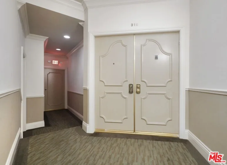 1557 S Beverly Glen Boulevard #310 photo 24