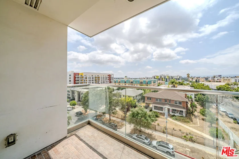 702 S Serrano Avenue #605 photo 9