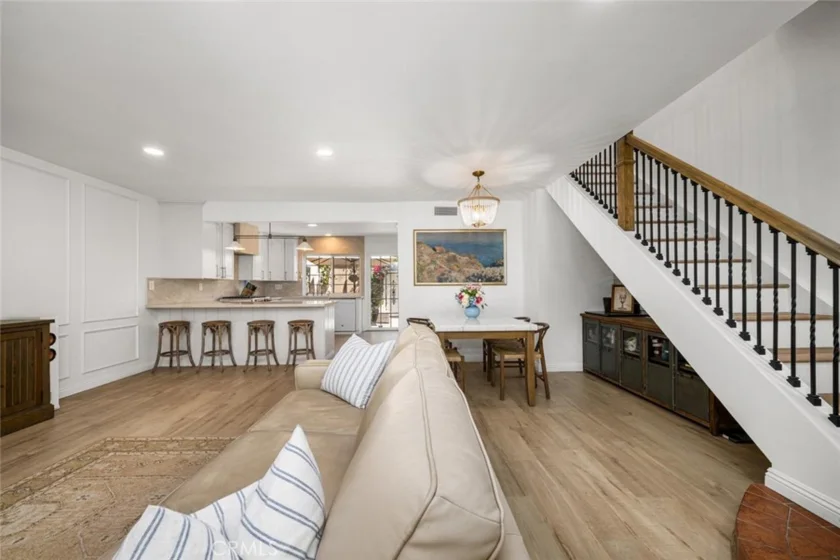 10942 Pebble Court photo 4