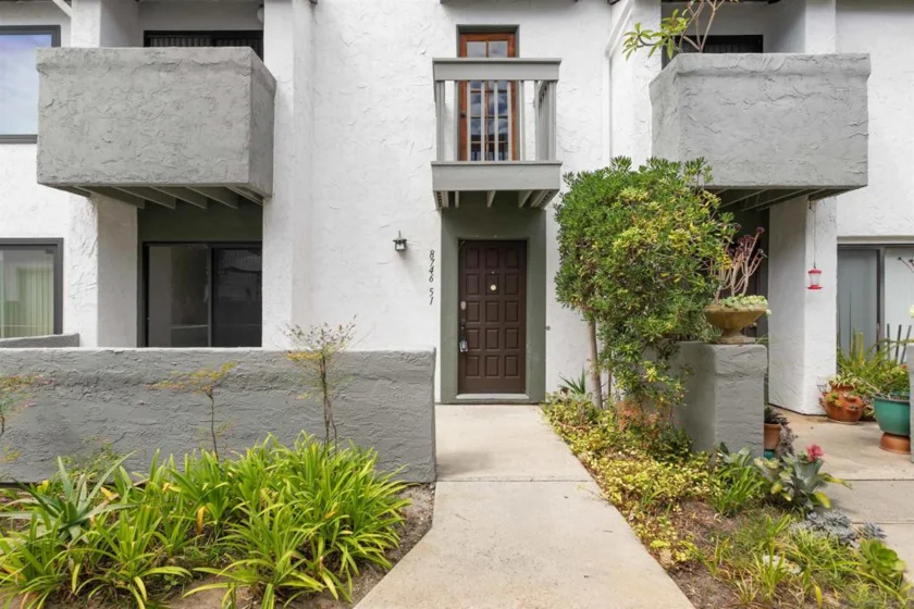 8746 Villa La Jolla Drive #51 photo 25