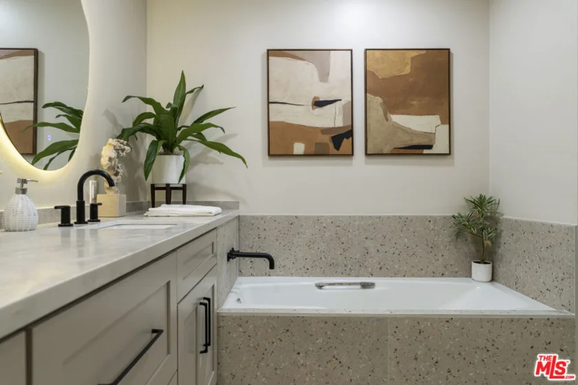 11628 Montana Avenue #208 photo 31