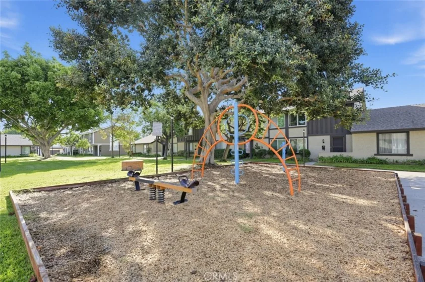 7043 Fulton Way photo 34