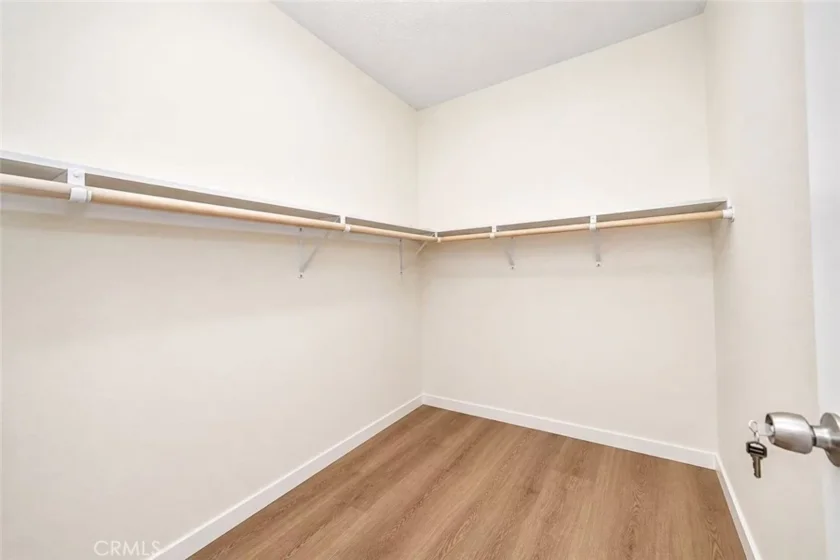 605 Redondo Avenue #203 photo 31