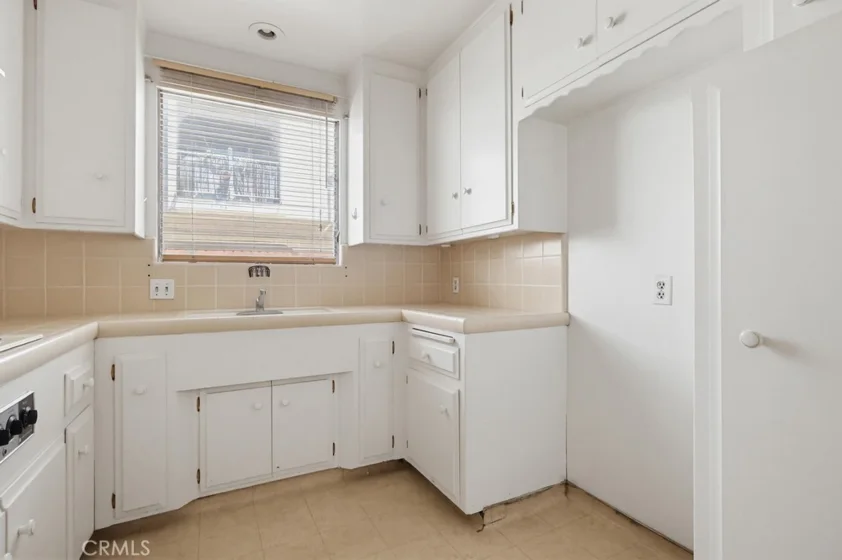 2060 E 3rd Street #3 photo 25