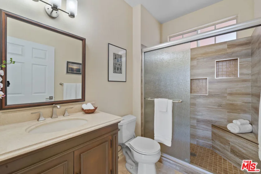 1522 S Saltair Avenue #304 photo 6