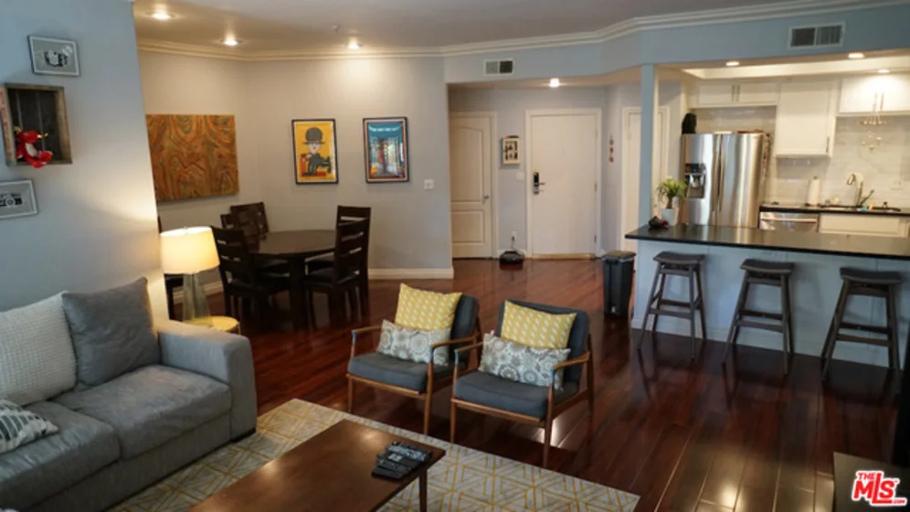 4477 Woodman Avenue #109 photo 1