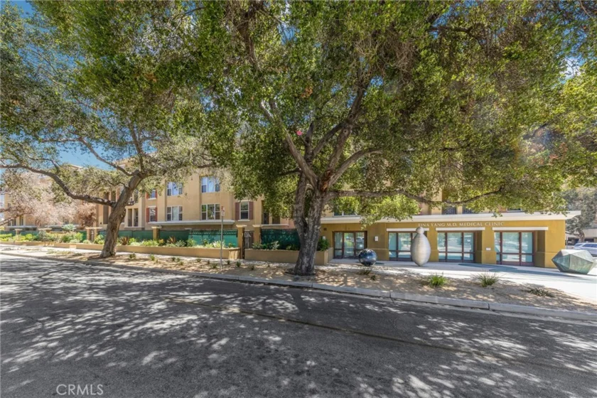 128 N Oak Knoll #111 photo 3