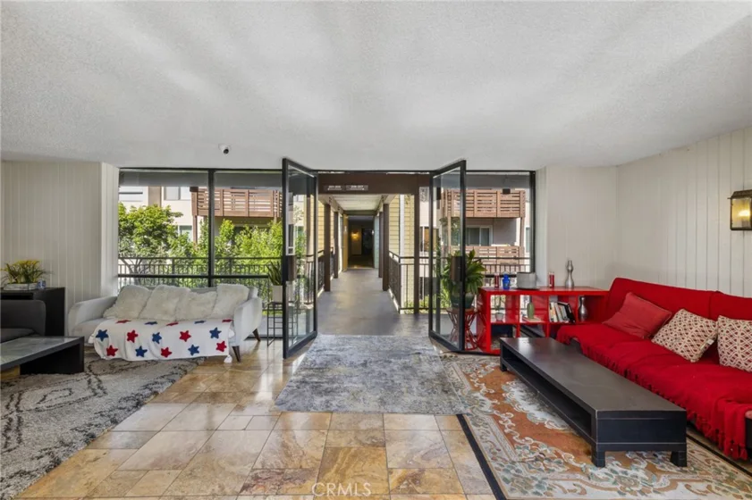 525 S Ardmore Avenue #257 photo 23