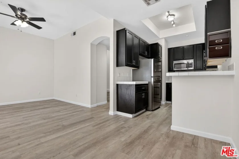 11112 La Maida Street #14 photo 3