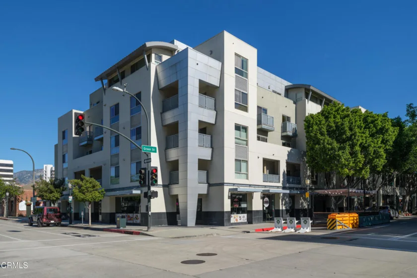 159 W Green Street #502A photo 1