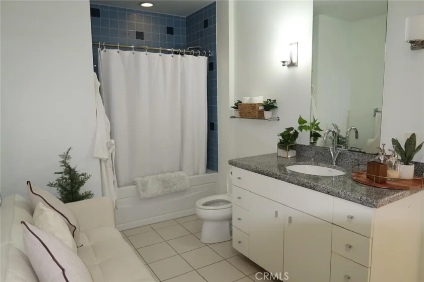 1100 Wilshire photo 17