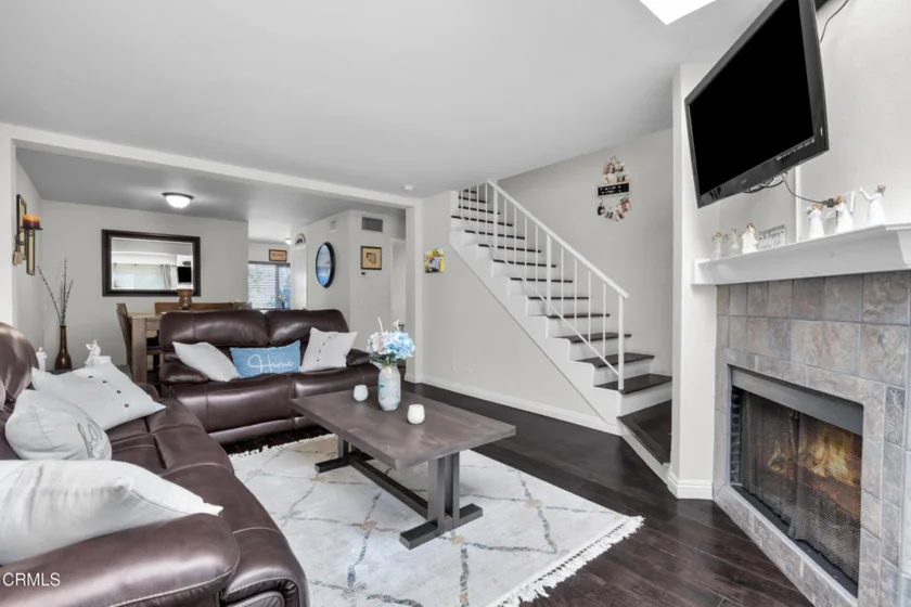 19431 Sherman Way #6 photo 3