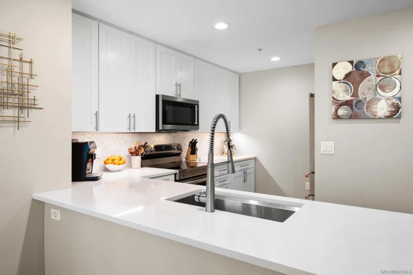 253 10th Avenue #908 photo 11