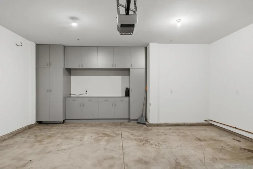750 Harbor Cliff Way #105 photo 18