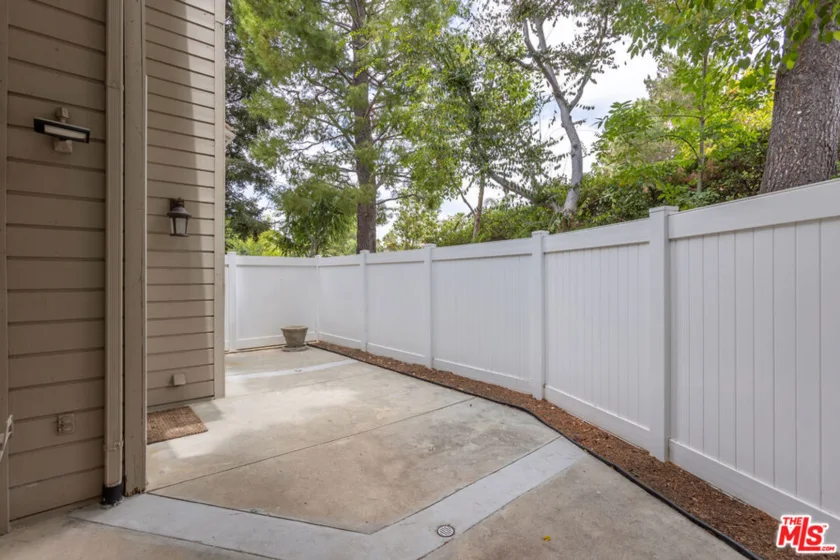 20950 Oxnard Street #10 photo 16