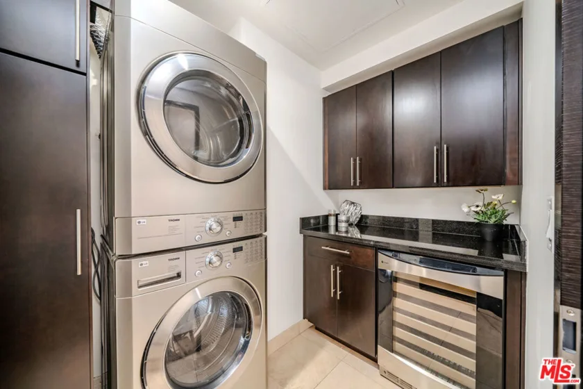 702 S Serrano Avenue #605 photo 30