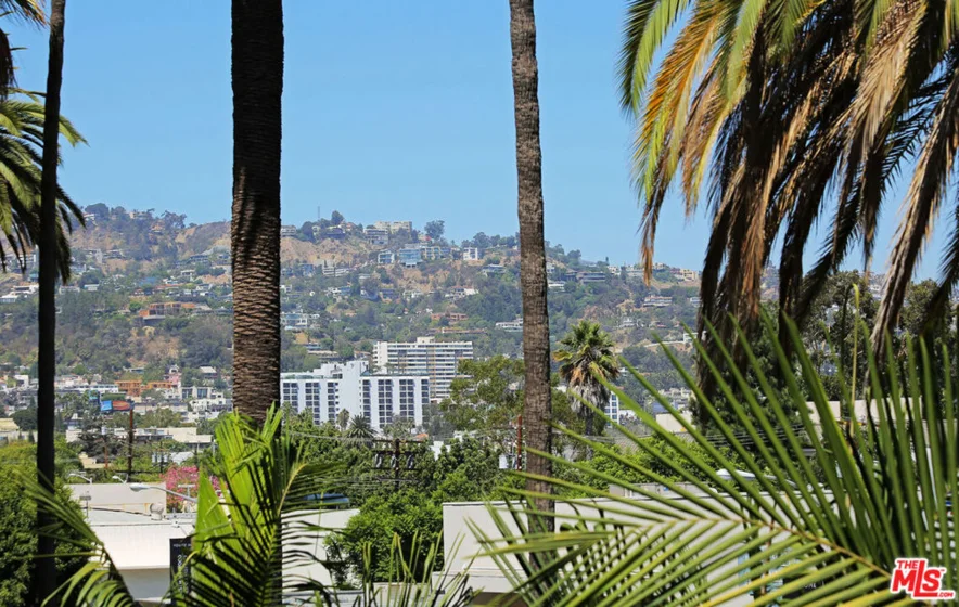 447 N Doheny Drive #102 photo 34