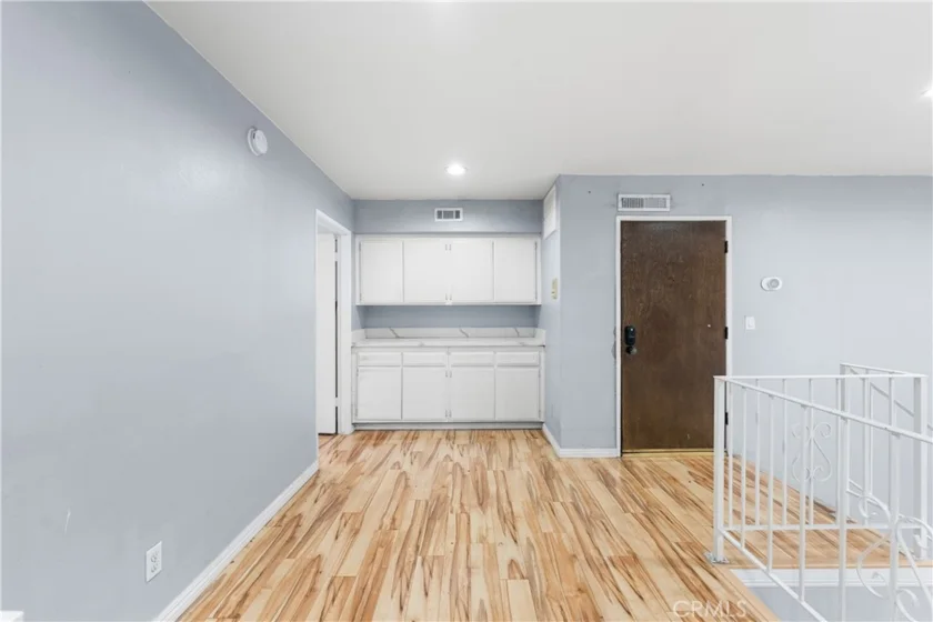 5500 Lindley #106 photo 8