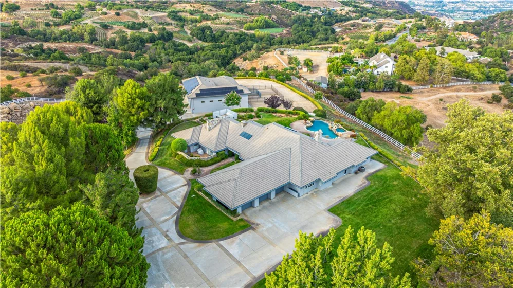 21410 Avenida De Arboles photo 4