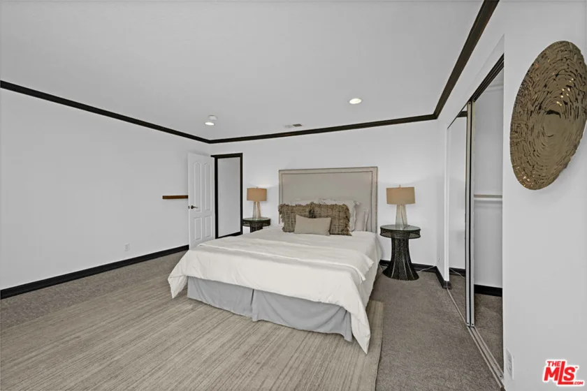 723 Westmount Drive #305 photo 19