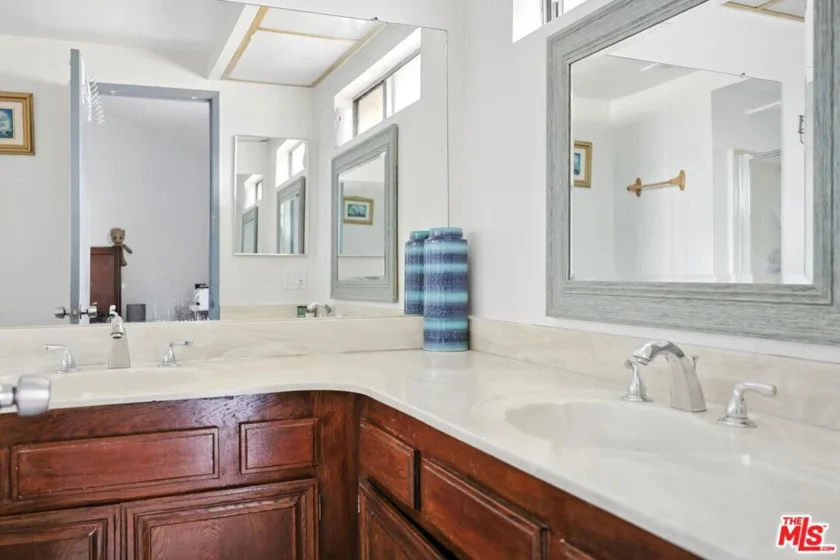 7422 Hazeltine Avenue #3 photo 26