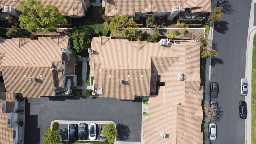 210 California Court photo 56