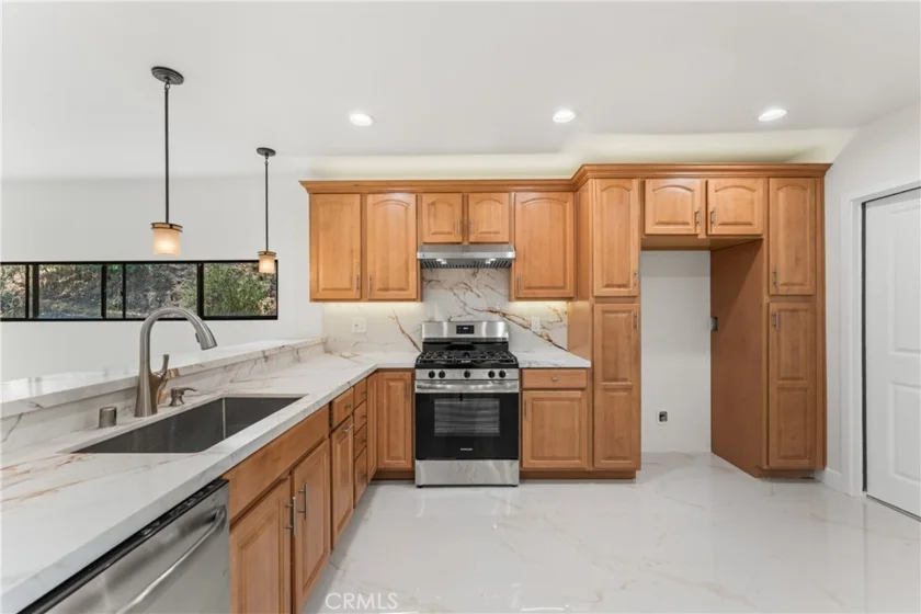 77 Barmore Court photo 9