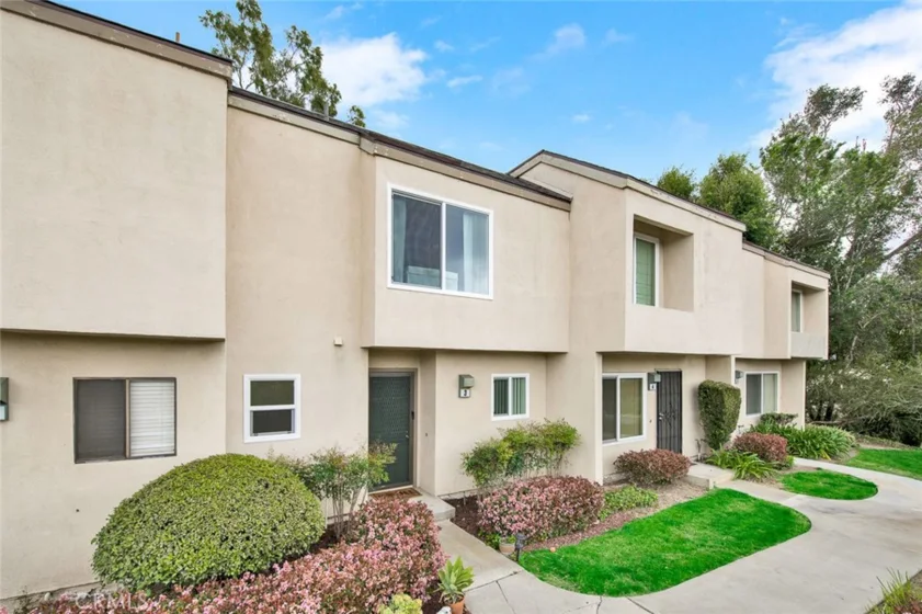 285 N Singingwood Street #3 photo 1